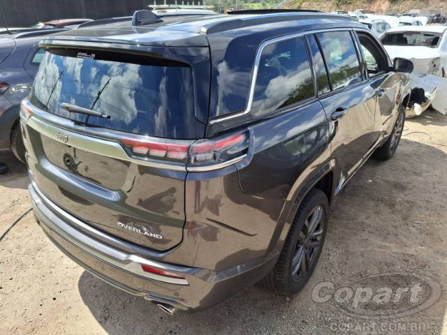 2025 JEEP COMMANDER 
