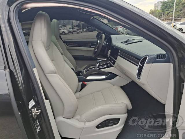 2023 PORSCHE CAYENNE COUPE 