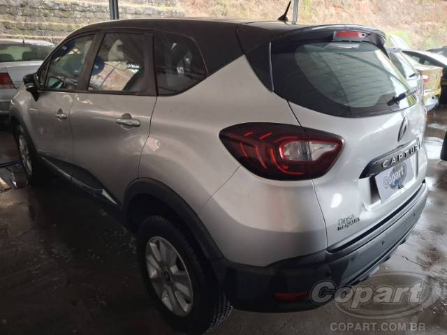 2021 RENAULT CAPTUR 