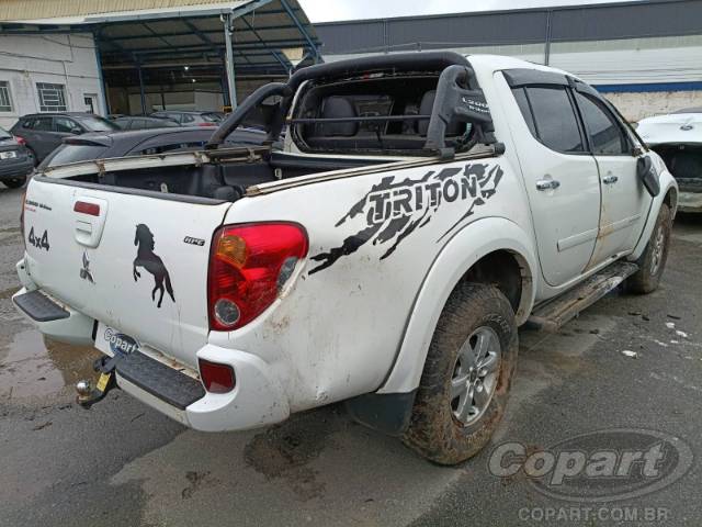 2013 MITSUBISHI L200 TRITON 