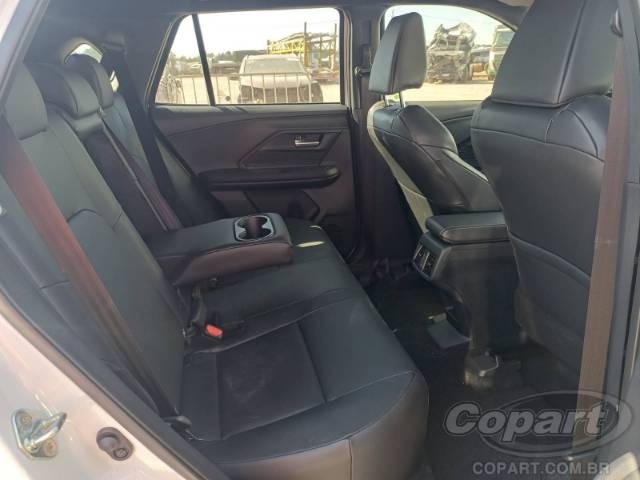 2026 TOYOTA Yaris Cross 