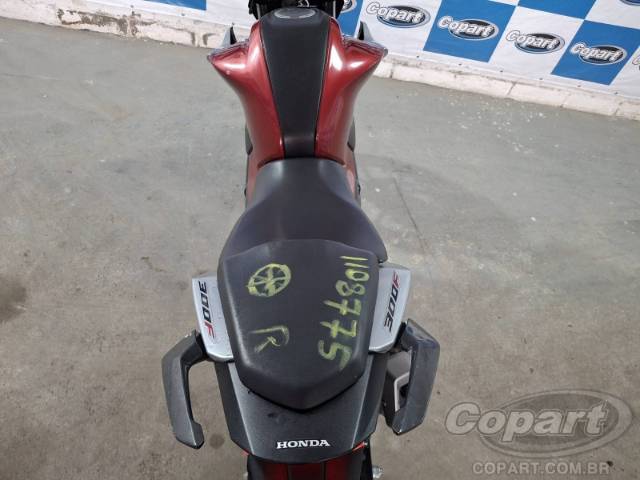 2025 HONDA CB 300F 