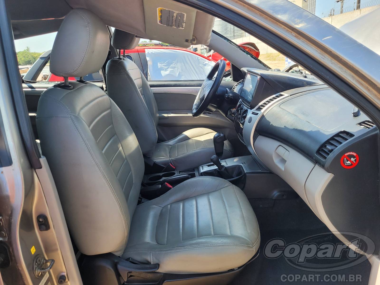2013 MITSUBISHI PAJERO DAKAR — foto 5 de 12