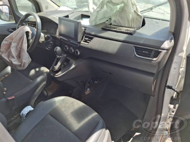 2025 RENAULT KANGOO 
