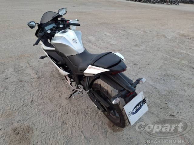 2026 YAMAHA YZF R15 