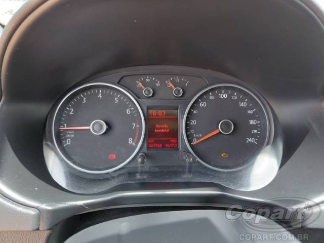 2015 VOLKSWAGEN VOYAGE 