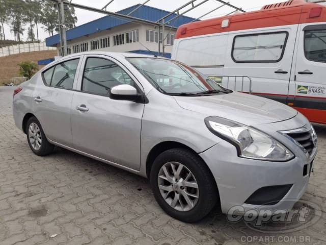2017 NISSAN VERSA 
