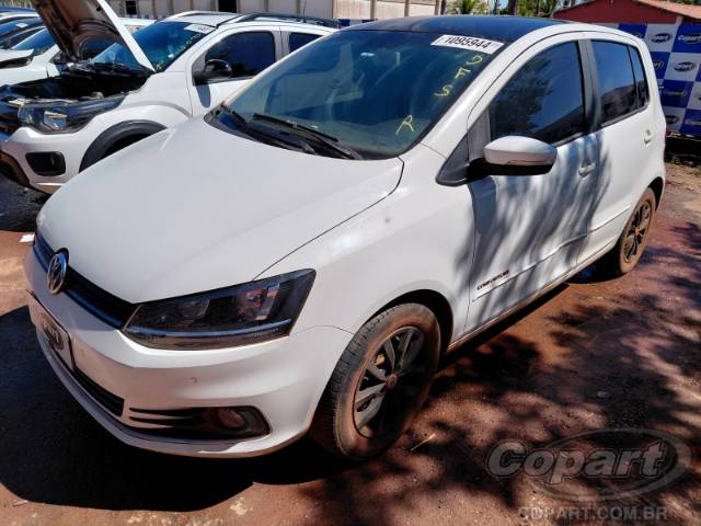 2015 VOLKSWAGEN FOX 
