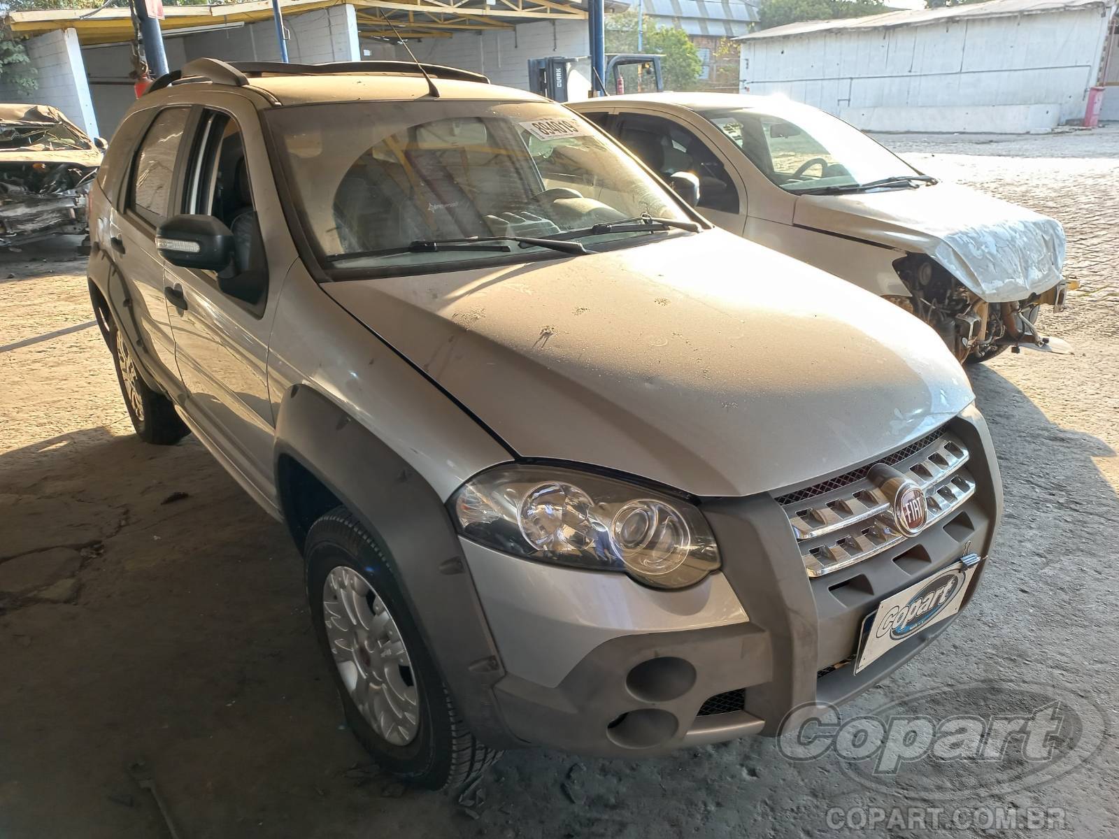 Fiat Palio Weekend Adventure Locker 1.8 2010 Colisão Média Monta