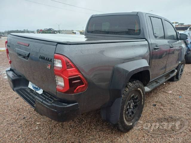 2024 TOYOTA HILUX CD 