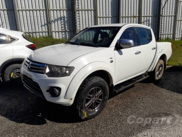 2015 MITSUBISHI L200 TRITON 