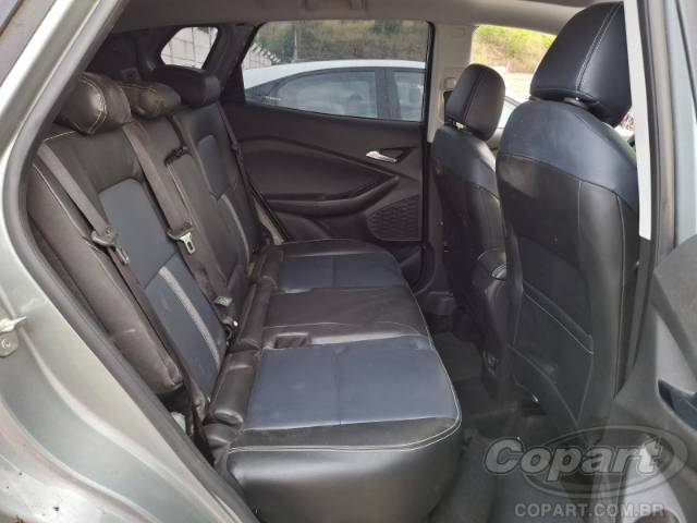 2025 CHEVROLET TRACKER 