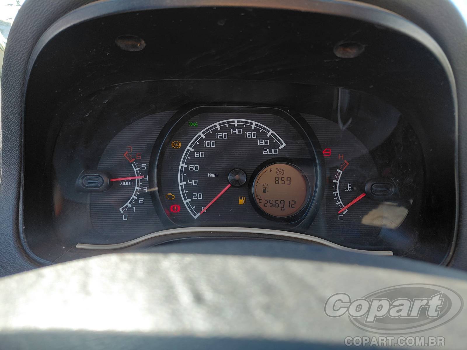 Foto 8 de 10: 2015 FIAT SIENA