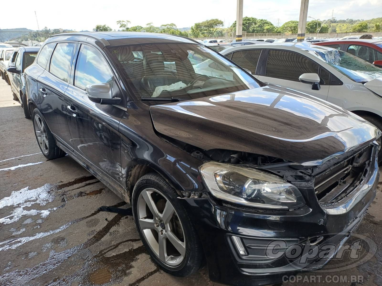 Veículo Volvo XC60 Volvo XC60 T5 R-Design 2.0 16V GTDI Turbo 2014 2014 em leilão