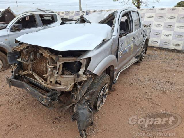 2015 TOYOTA HILUX CD 