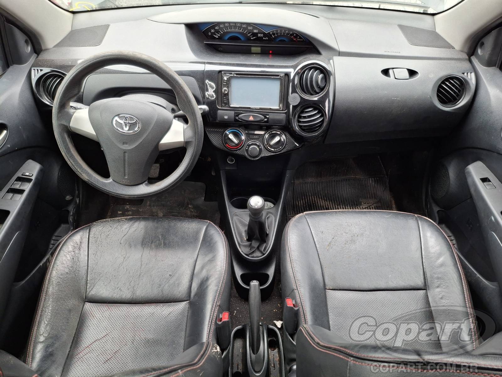 Foto 9 de 15: 2014 TOYOTA ETIOS