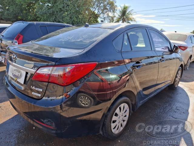 2015 HYUNDAI HB20S 