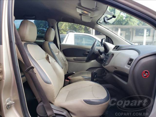 2014 CHEVROLET SPIN 