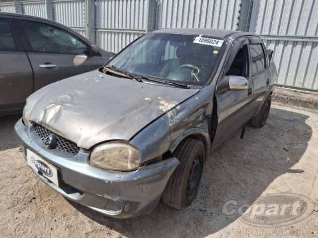 2001 CHEVROLET CORSA SEDAN 