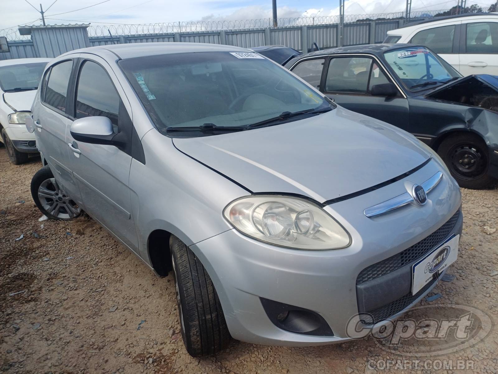 Veículo Fiat Palio Fiat Palio Essence 1.6 16V 2013 Colisão Média Monta 2013 em leilão