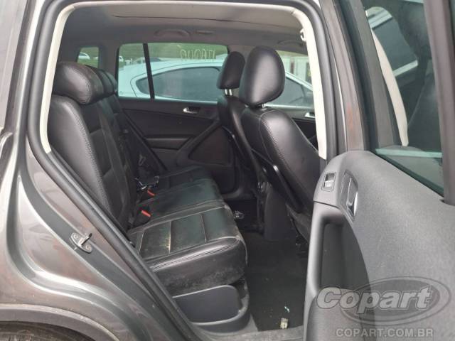 2011 VOLKSWAGEN TIGUAN 