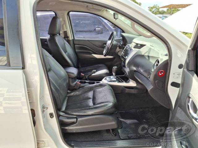 2022 NISSAN FRONTIER CD 