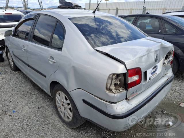 2004 VOLKSWAGEN POLO SEDAN 