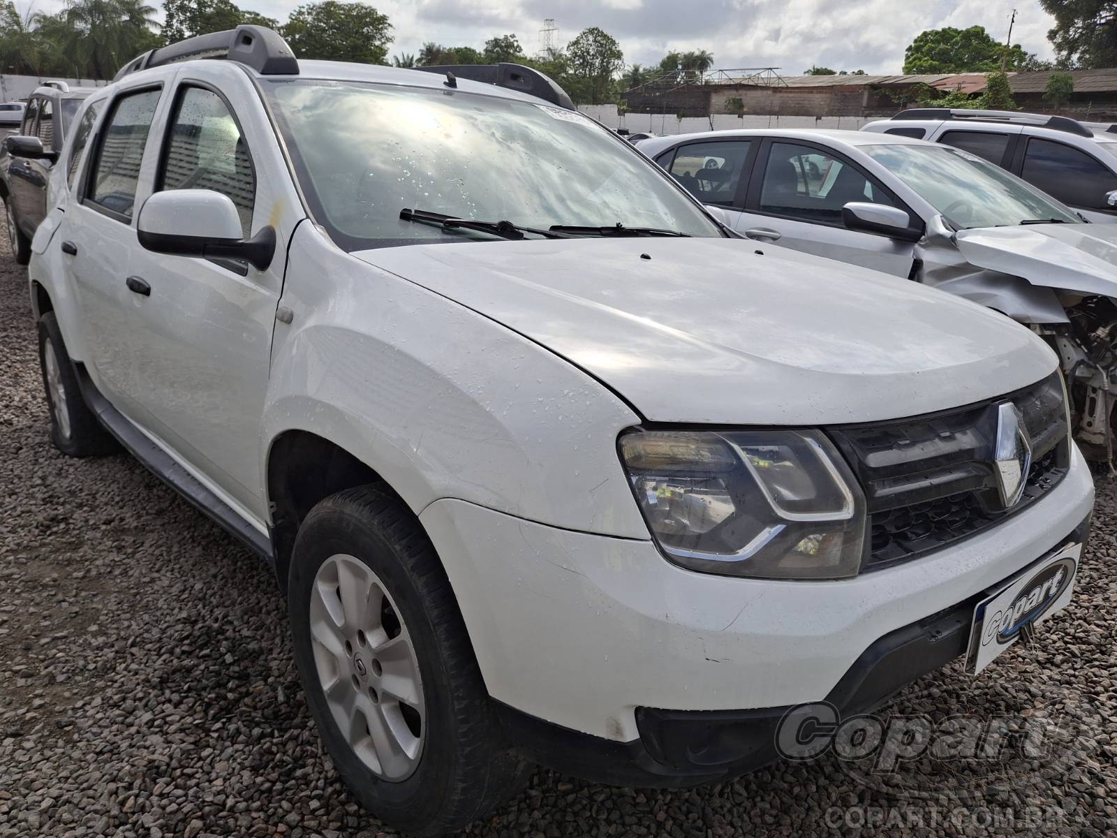 Renault Duster Expression 1.6 16V 2016 Médio Dano Traseiro