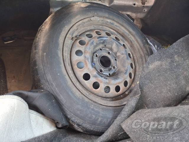 2011 VOLKSWAGEN VOYAGE 