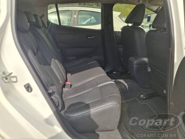 2023 NISSAN LEAF 