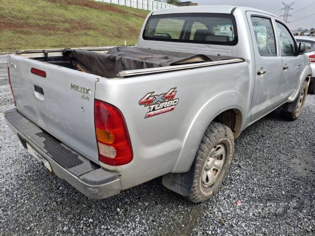 2010 TOYOTA HILUX CD 