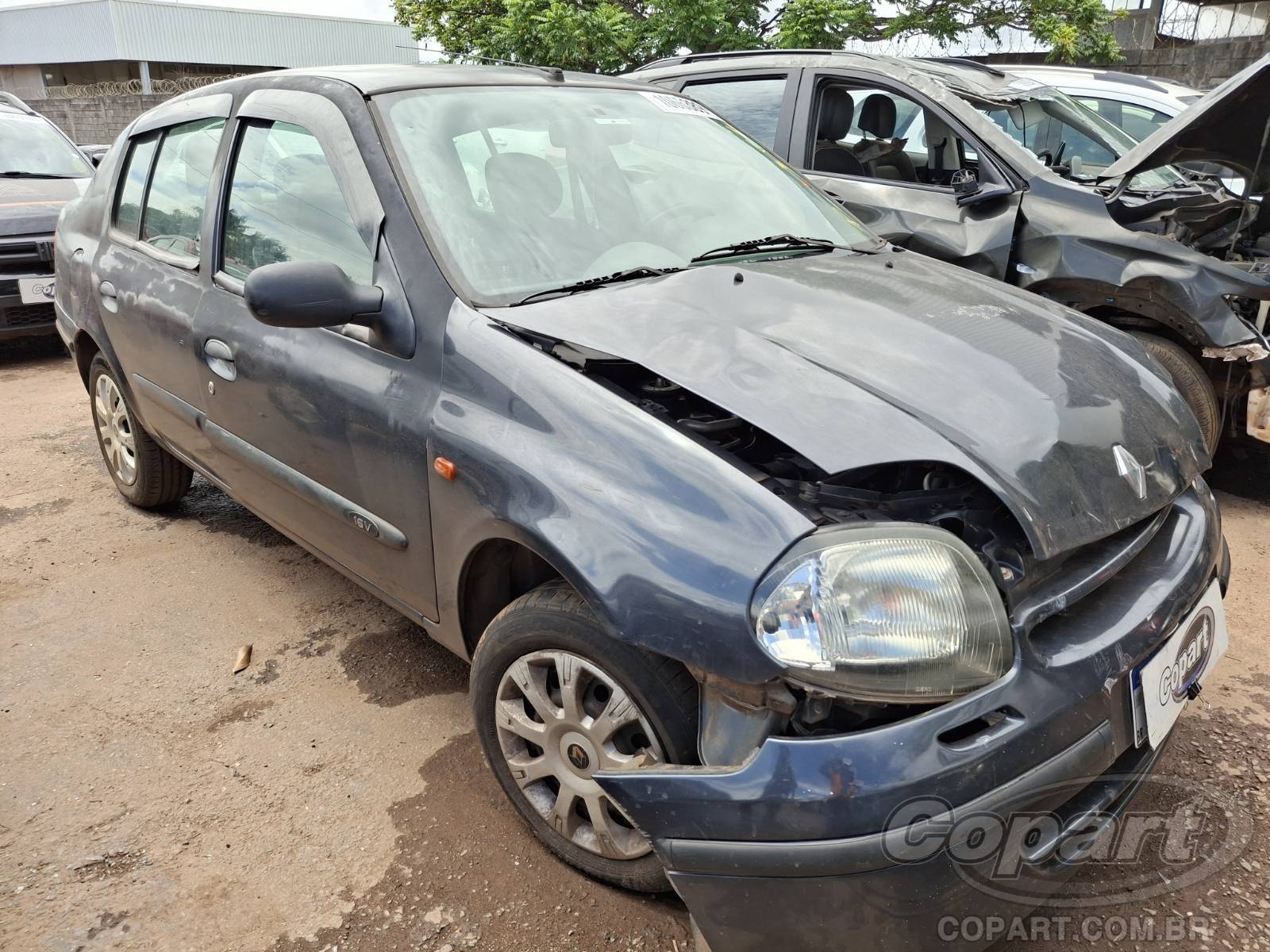 Veículo Renault Clio Renault Clio Sedan RN 1.0 16V 2003 Colisão Frontal 2003 em leilão