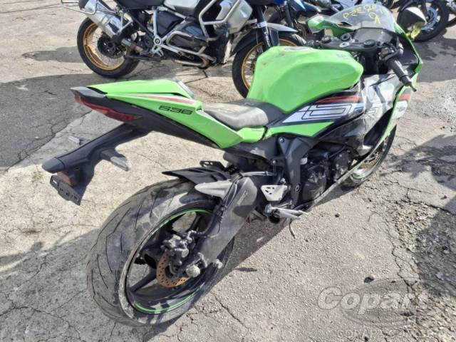 2025 KAWASAKI NINJA ZX-6R 