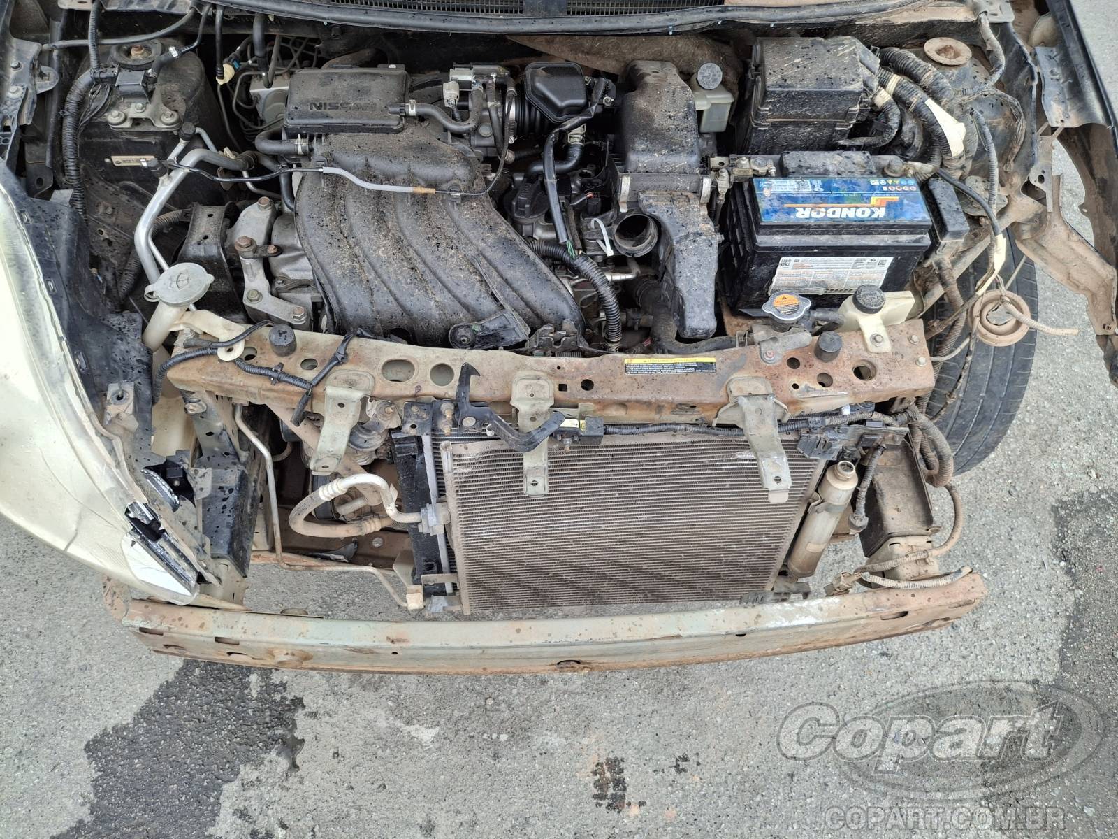Foto 7 de 10: 2014 NISSAN VERSA