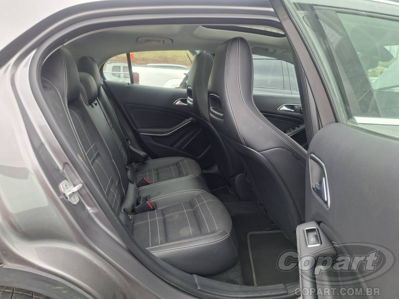 2017 MERCEDES BENZ GLA — foto 6 de 13