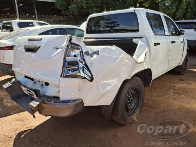 2025 TOYOTA HILUX CD 