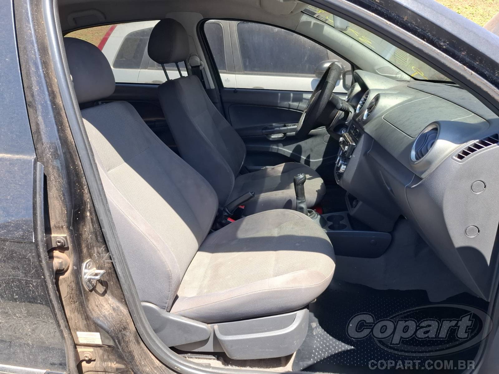 2010 VOLKSWAGEN VOYAGE — foto 5 de 14