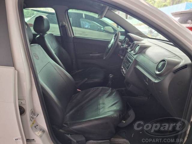 2014 VOLKSWAGEN VOYAGE 
