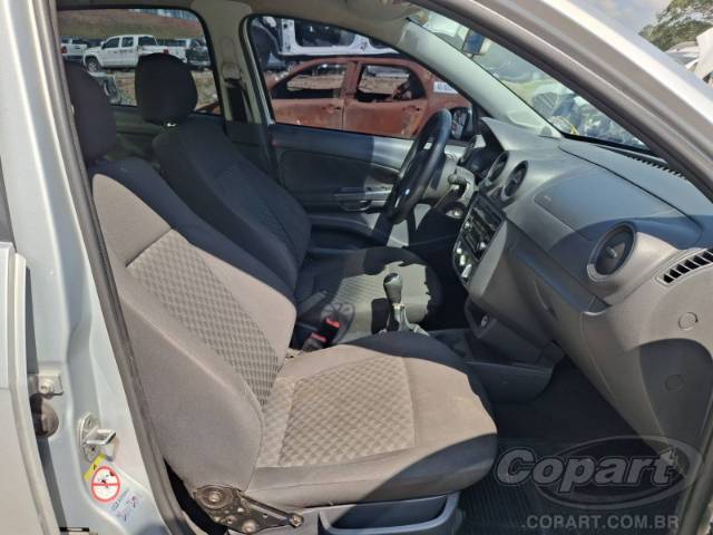 2015 VOLKSWAGEN VOYAGE 