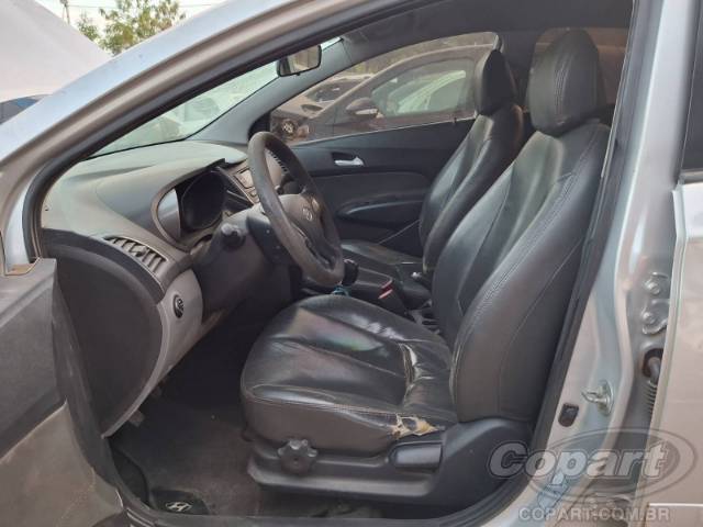 2016 HYUNDAI HB20S 