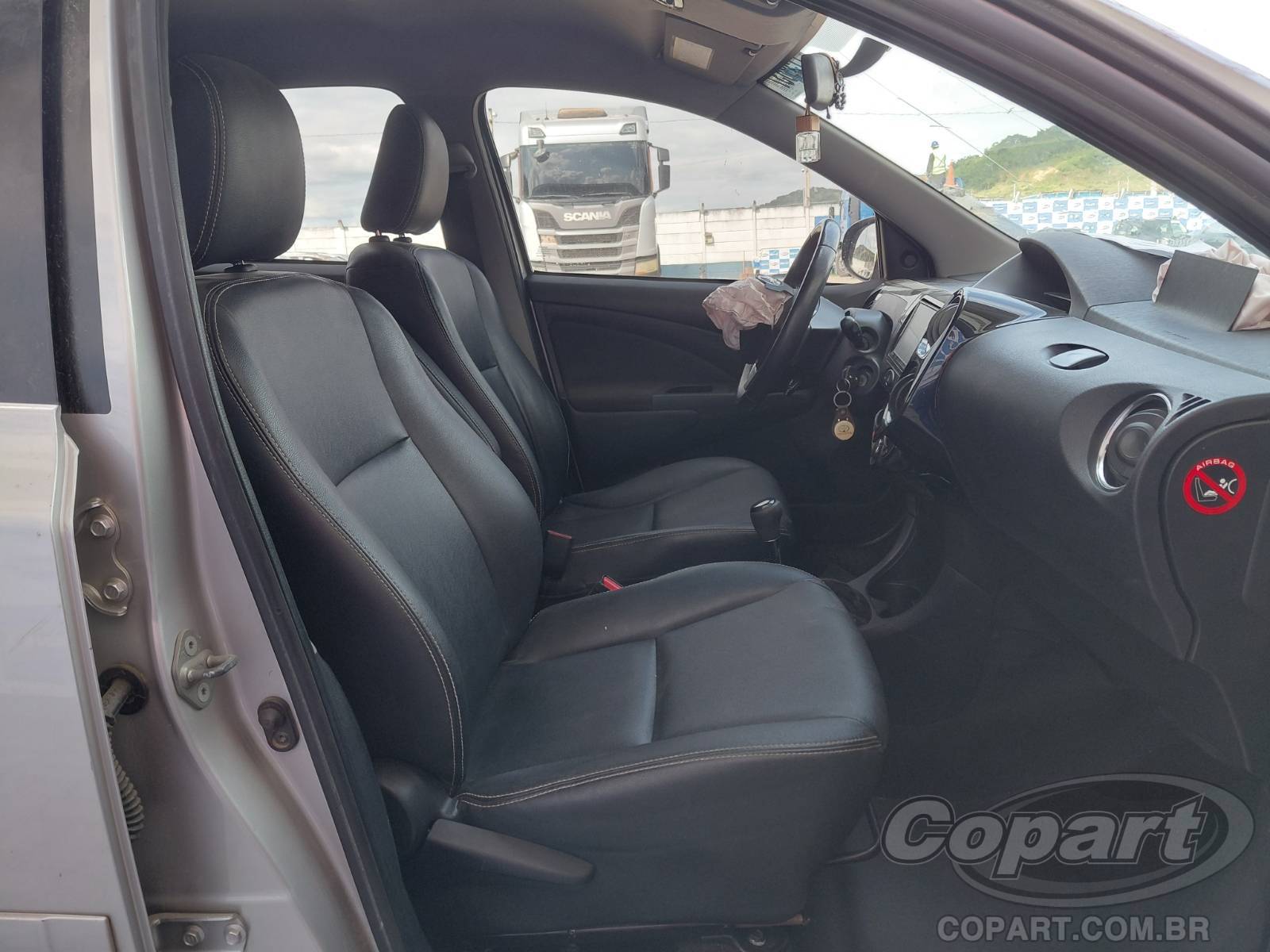 2018 TOYOTA ETIOS SEDA — foto 5 de 11