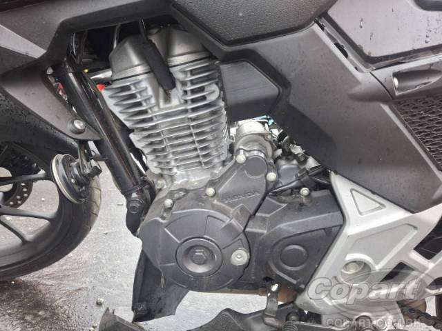 2025 HONDA CB 300F 
