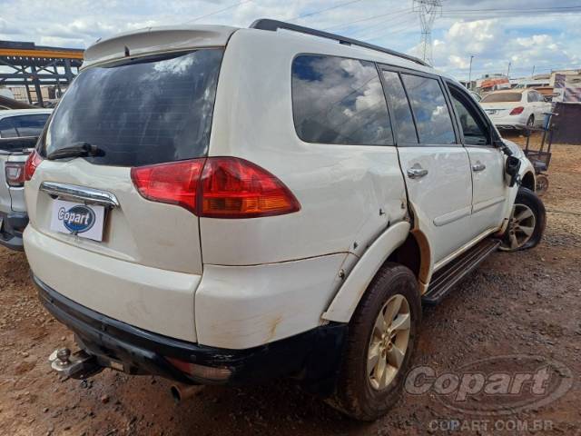 2013 MITSUBISHI PAJERO DAKAR 