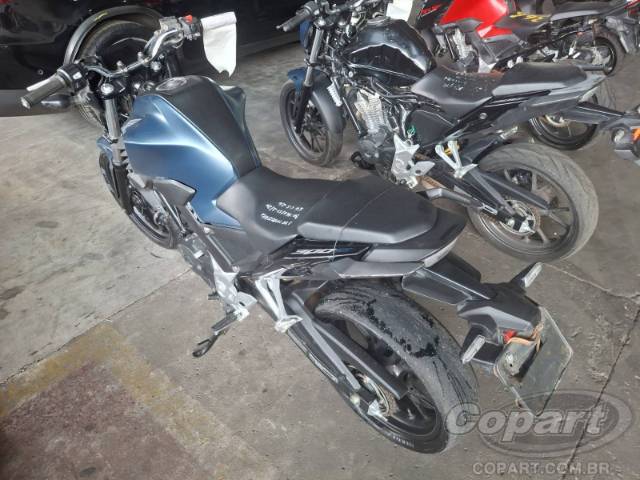 2025 HONDA CB 300F 