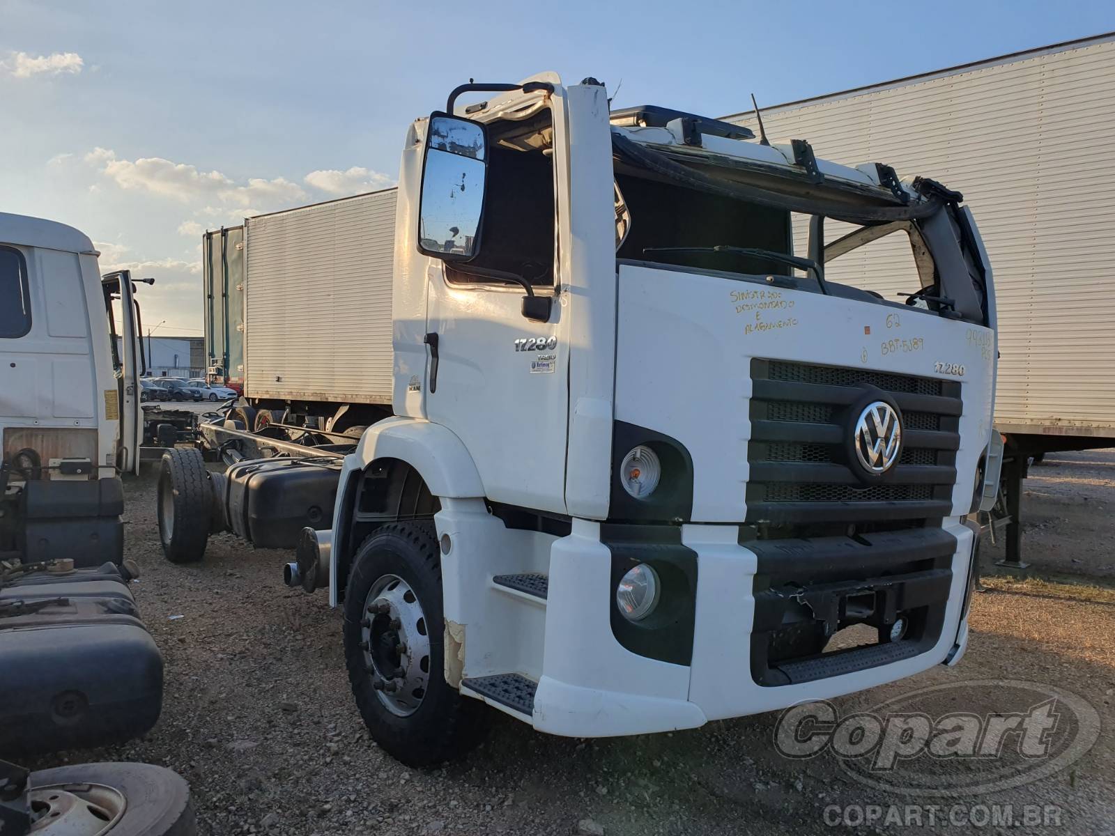 Volkswagen Constellation 17.280 6.9 I6 2018 Médio Estado