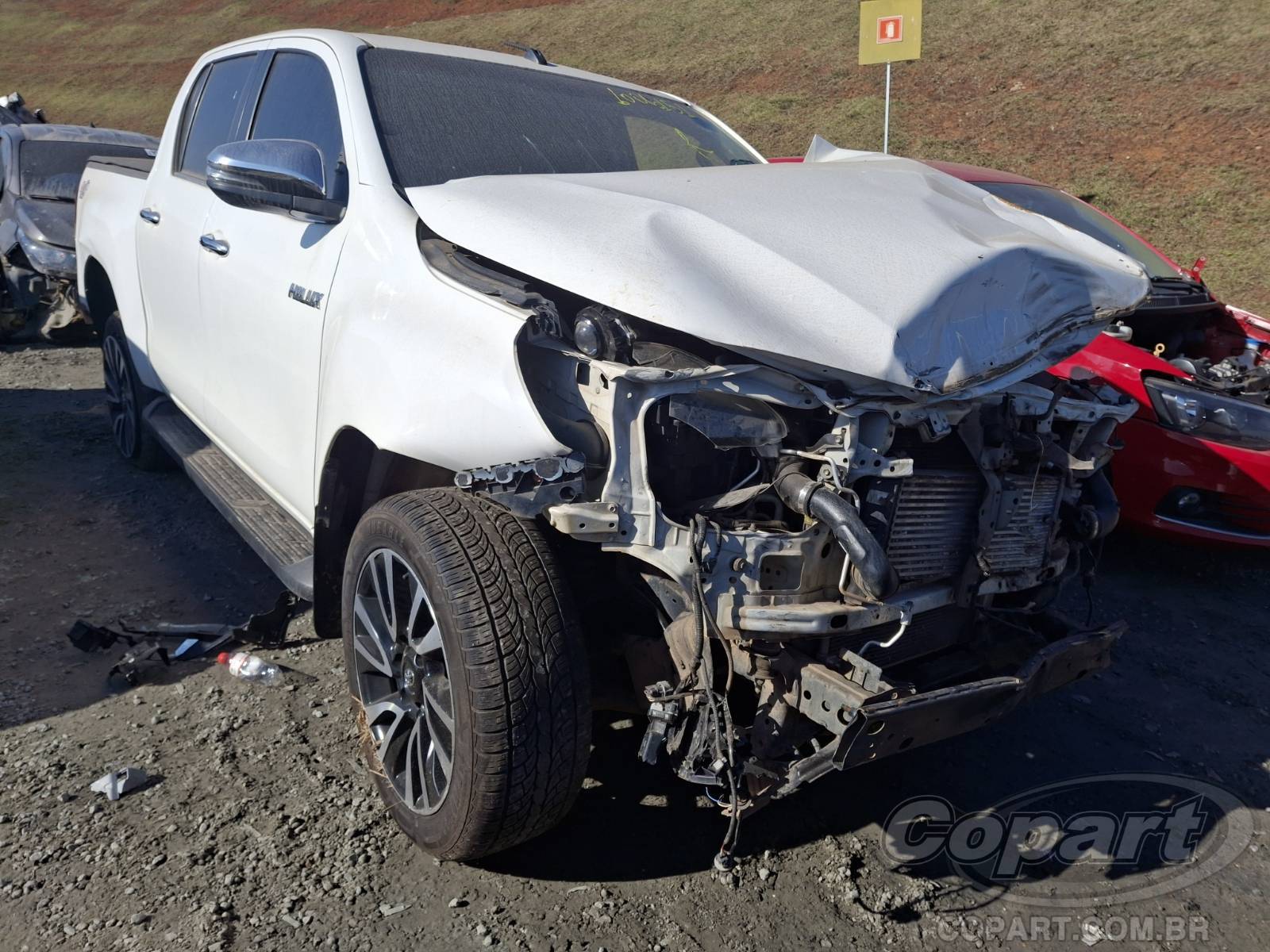 Veículo Toyota Hilux TOYOTA HILUX CD 2018 Colisão Média Monta 2018 em leilão