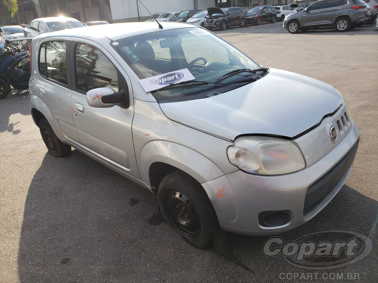 Veículo Fiat Uno Fiat Uno Attractive 1.4 EVO 2012 Pequena Monta 2012 em leilão