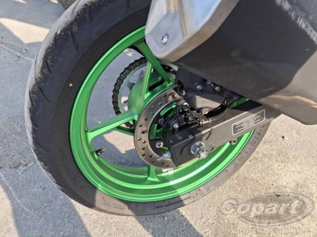 2026 KAWASAKI Z500 