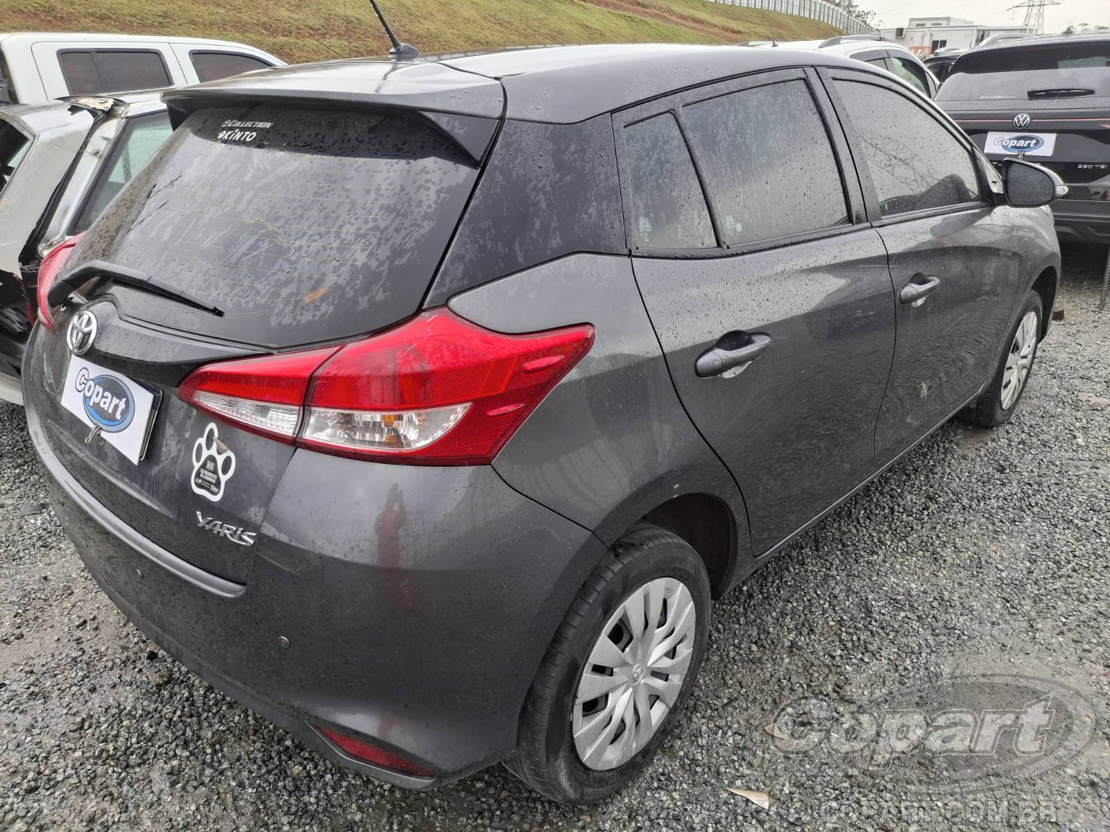 2025 TOYOTA YARIS — foto 4 de 10