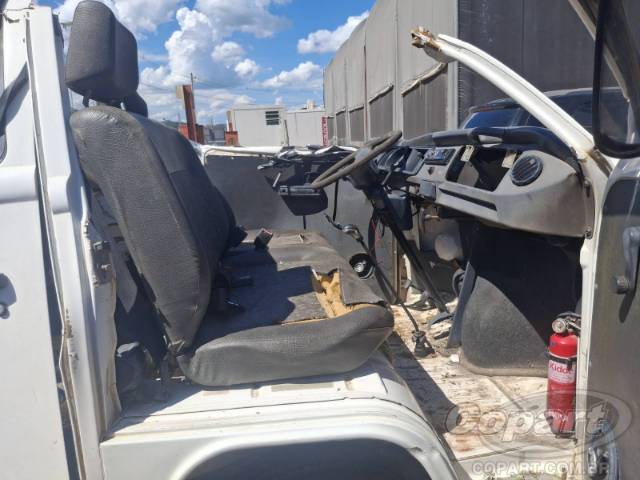 2010 VOLKSWAGEN KOMBI 